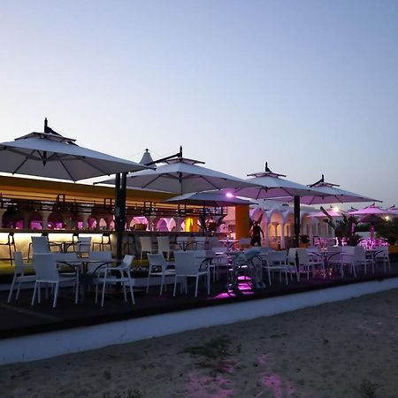 The Mirage Resort & Spa Al-Hammamat Zewnętrze zdjęcie Beach bar in Rimini