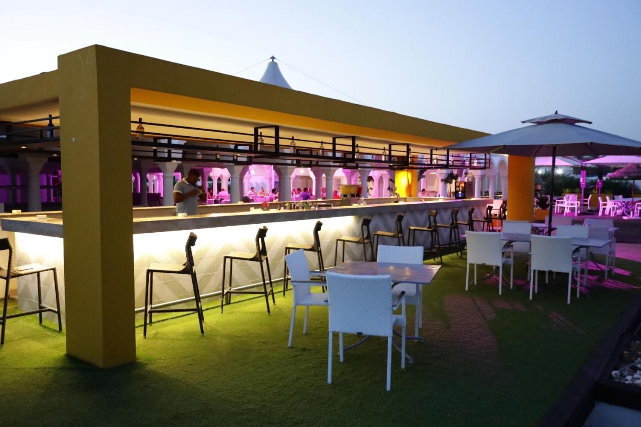 The Mirage Resort & Spa Al-Hammamat Zewnętrze zdjęcie The bar at the rooftop