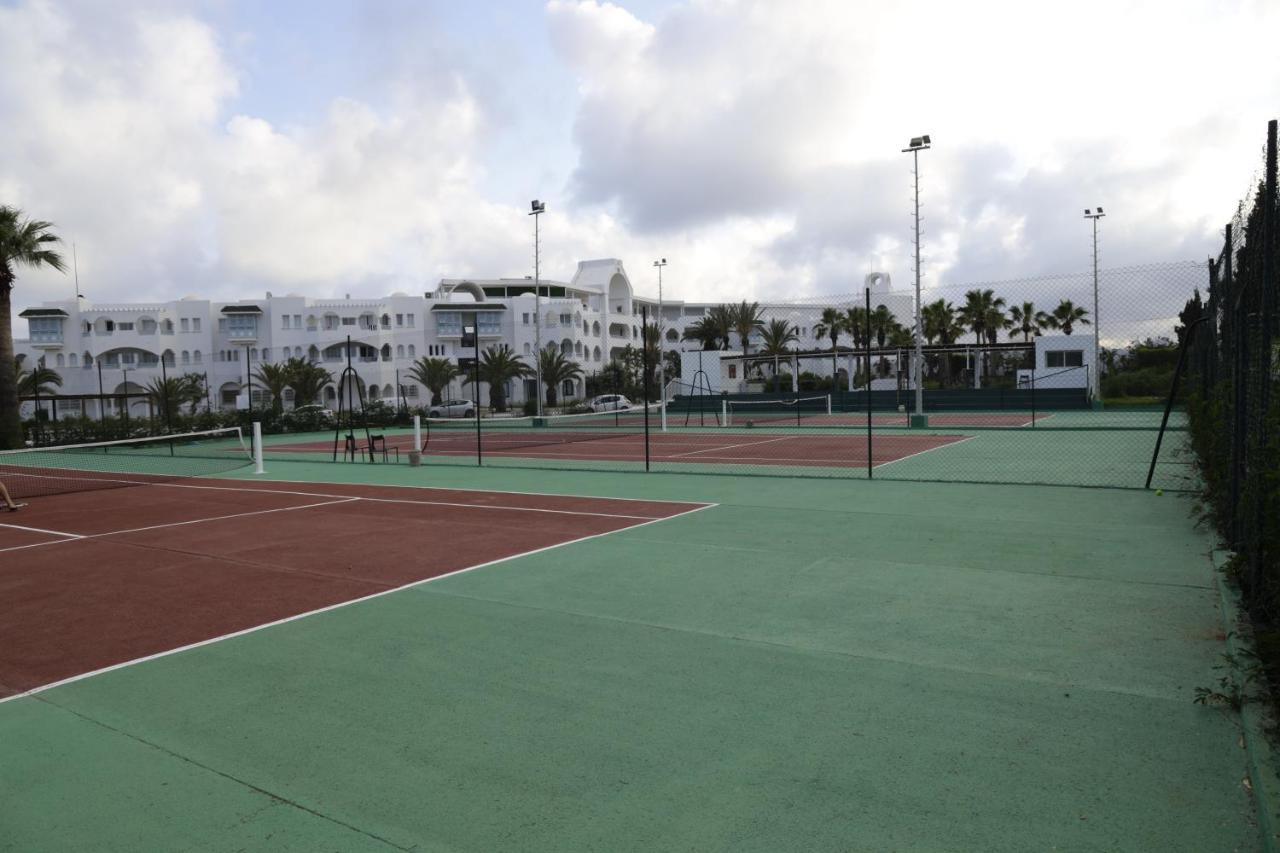 The Mirage Resort & Spa Al-Hammamat Zewnętrze zdjęcie Tennis courts at the resort