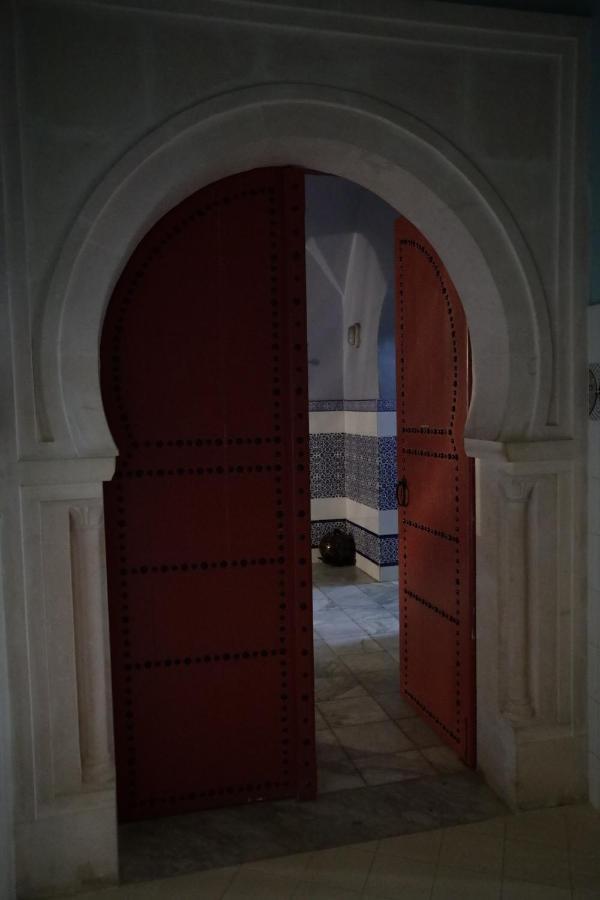 The Mirage Resort & Spa Al-Hammamat Zewnętrze zdjęcie The door of the mosque